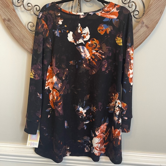 NWT LuLaRoe Elizabeth Tunic Top Sz S - Picture 2 of 5